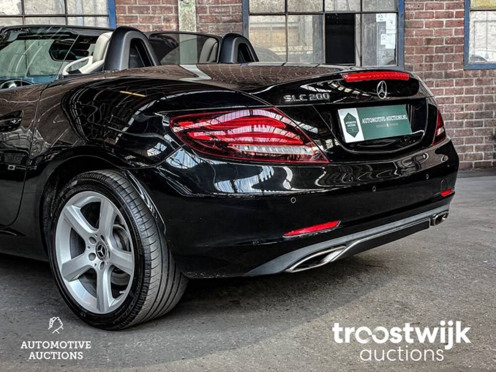 Mercedes-Benz SLC200 RedArt Edition 184PS 2017 Cabriolet SLC-Klasse, S-472-HT