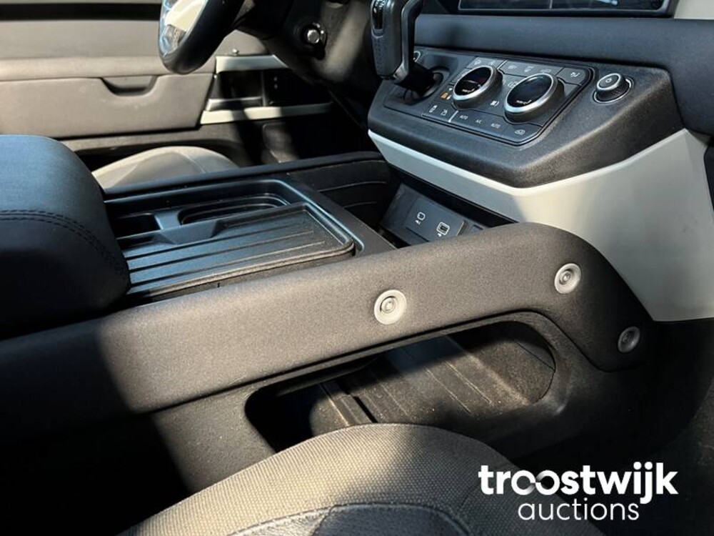 Land Rover Defender 3.0 D250 90 X-Dynamic SE 249 PS 2021, L-453-GX