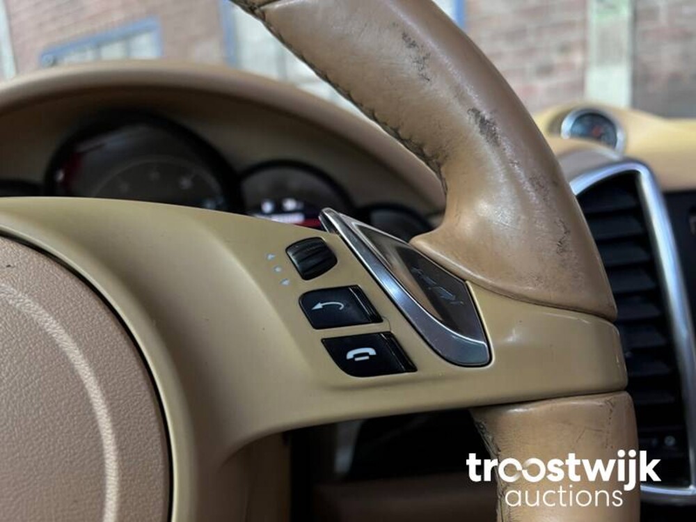 Porsche  Cayenne 3.6 V6 300 PS PDK 2012 