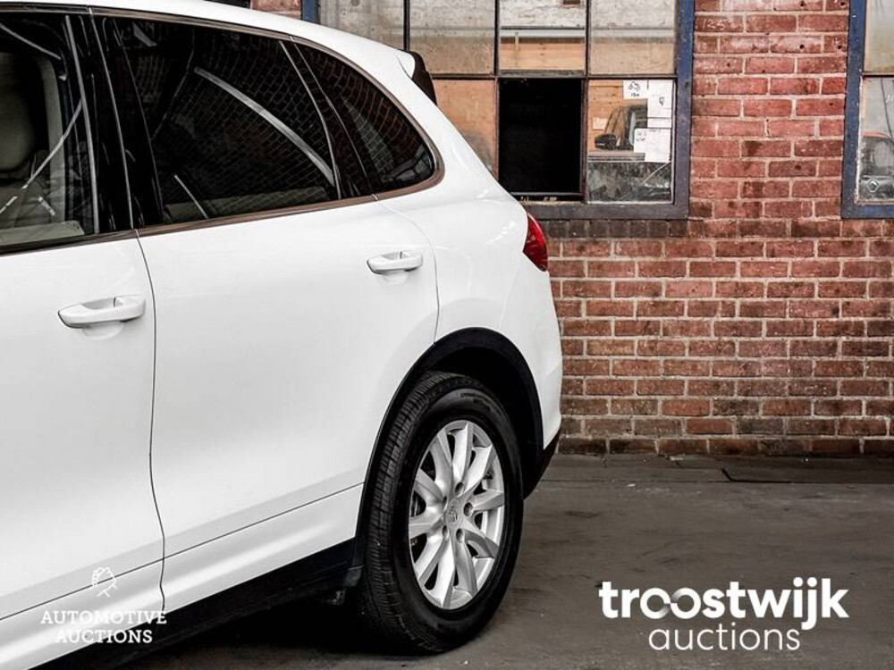 Porsche  Cayenne 3.6 V6 300 PS PDK 2012 