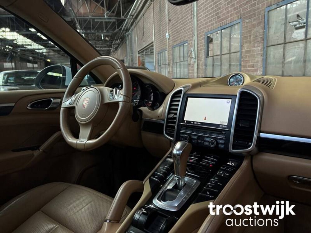 Porsche  Cayenne 3.6 V6 300 PS PDK 2012 