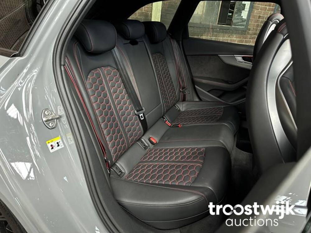 Audi RS4 Avant 2.9 TFSI V6 Quattro NEU-MODELL 450PS 2018, NL-Nummernschild