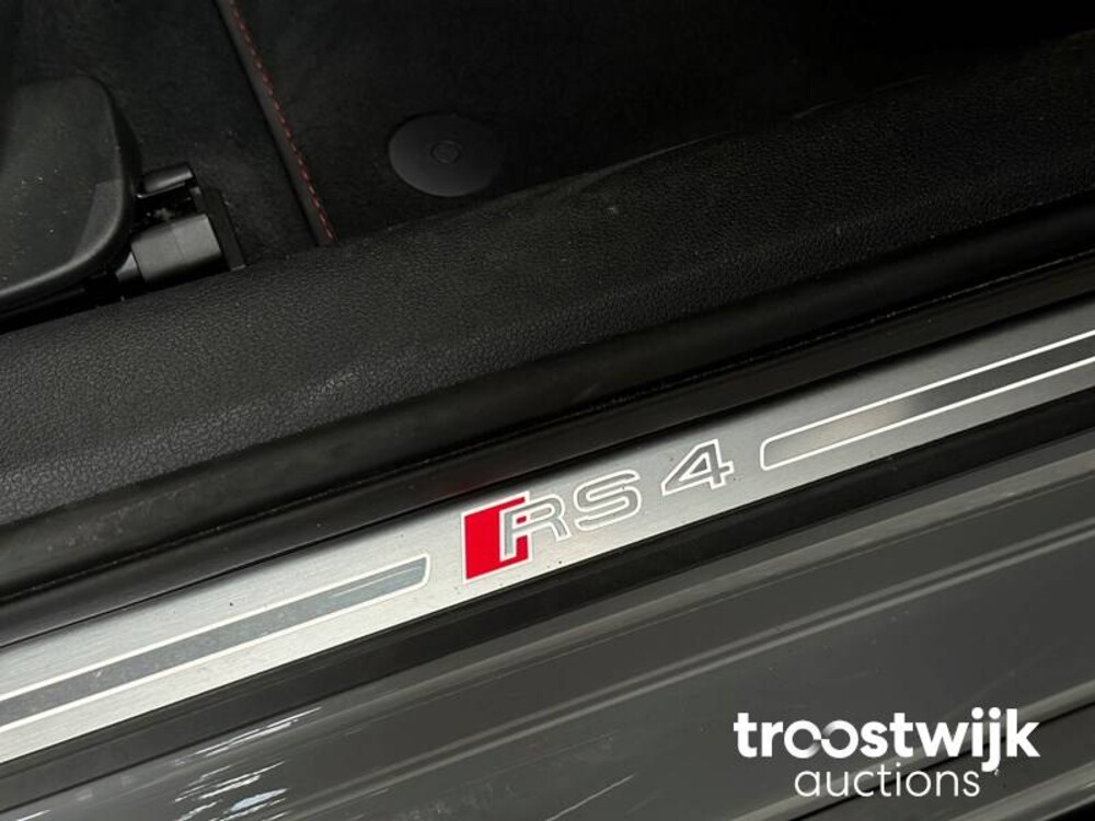 Audi RS4 Avant 2.9 TFSI V6 Quattro NEU-MODELL 450PS 2018, NL-Nummernschild