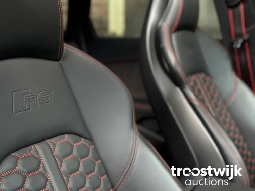 Audi RS4 Avant 2.9 TFSI V6 Quattro NEU-MODELL 450PS 2018, NL-Nummernschild