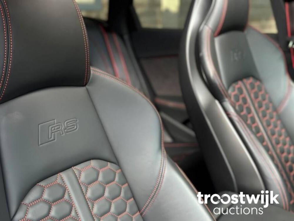 Audi RS4 Avant 2.9 TFSI V6 Quattro NEU-MODELL 450PS 2018, NL-Nummernschild