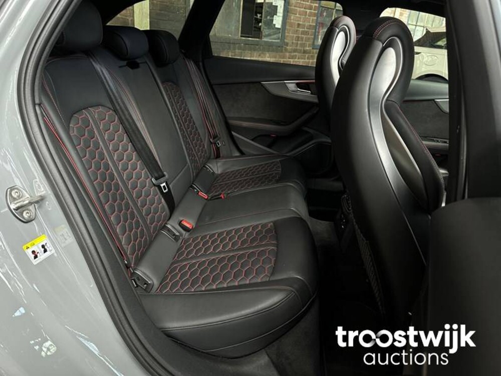 Audi RS4 Avant 2.9 TFSI V6 Quattro NEU-MODELL 450PS 2018, NL-Nummernschild