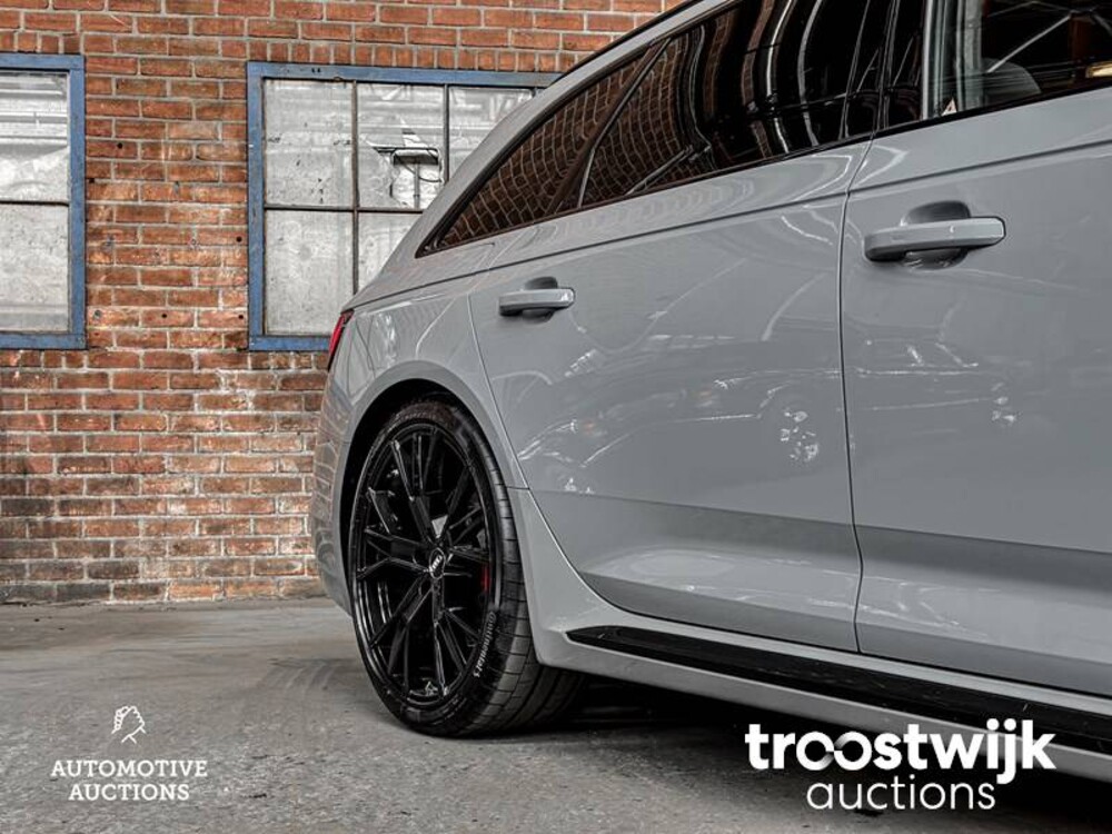 Audi RS4 Avant 2.9 TFSI V6 Quattro NEU-MODELL 450PS 2018, NL-Nummernschild