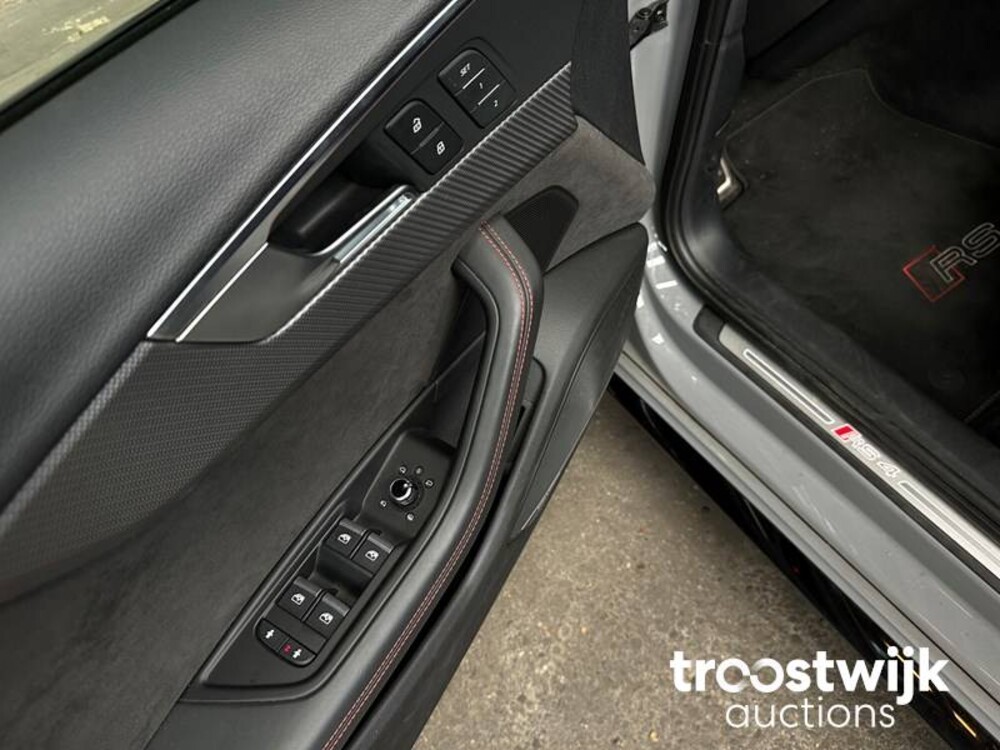 Audi RS4 Avant 2.9 TFSI V6 Quattro NEU-MODELL 450PS 2018, NL-Nummernschild