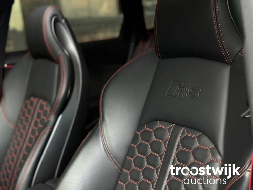 Audi RS4 Avant 2.9 TFSI V6 Quattro NEU-MODELL 450PS 2018, NL-Nummernschild