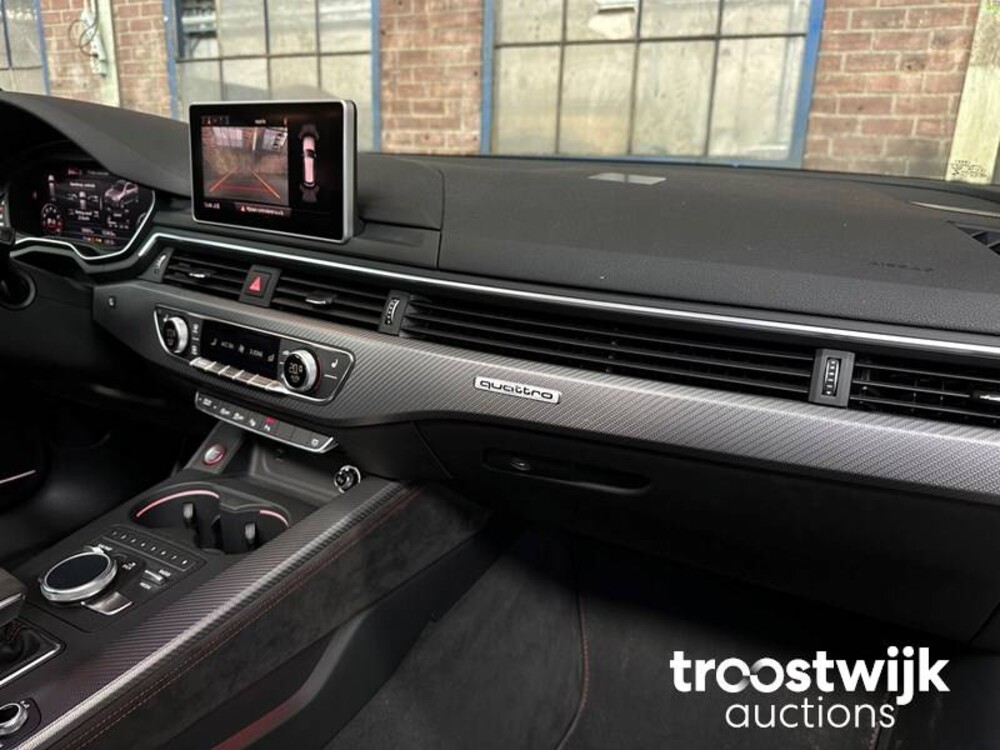 Audi RS4 Avant 2.9 TFSI V6 Quattro NEU-MODELL 450PS 2018, NL-Nummernschild