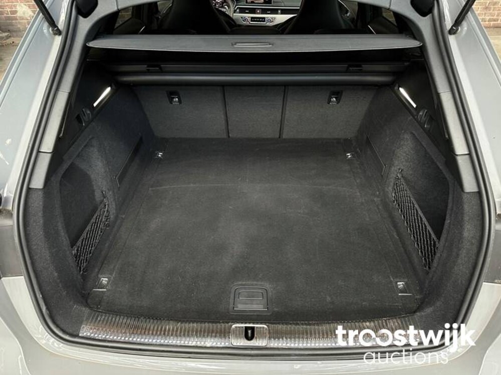 Audi RS4 Avant 2.9 TFSI V6 Quattro NEU-MODELL 450PS 2018, NL-Nummernschild