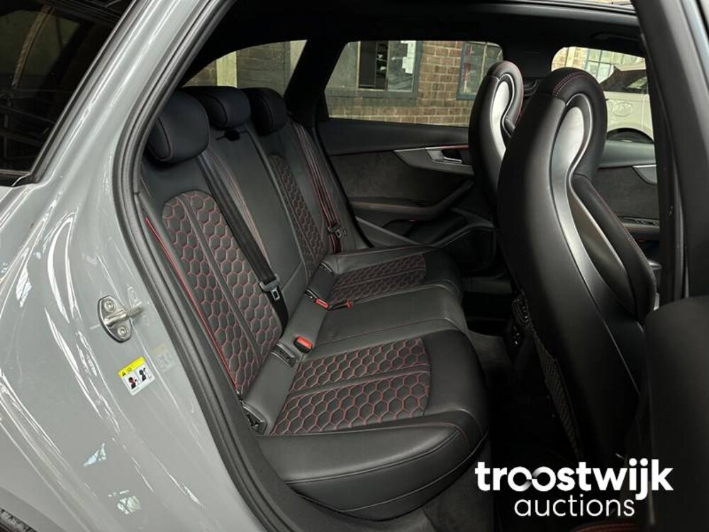 Audi RS4 Avant 2.9 TFSI V6 Quattro NEU-MODELL 450PS 2018, NL-Nummernschild