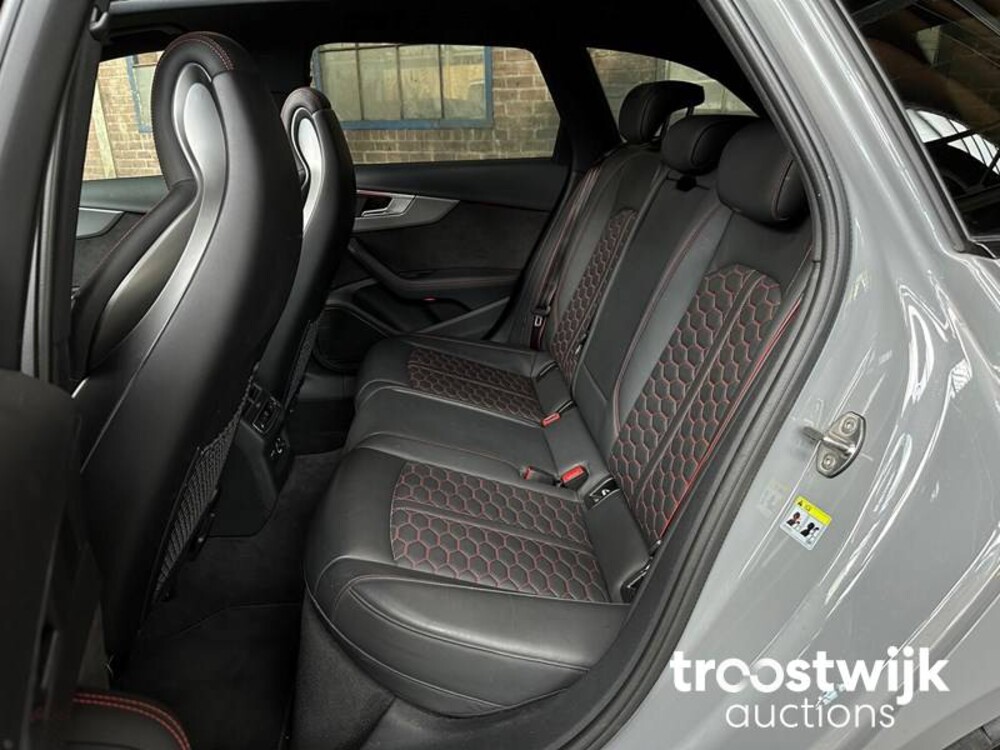 Audi RS4 Avant 2.9 TFSI V6 Quattro NEU-MODELL 450PS 2018, NL-Nummernschild