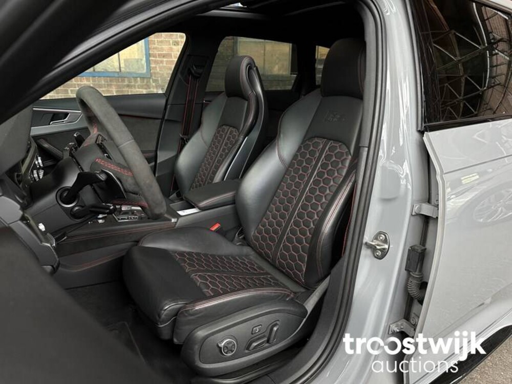 Audi RS4 Avant 2.9 TFSI V6 Quattro NEU-MODELL 450PS 2018, NL-Nummernschild