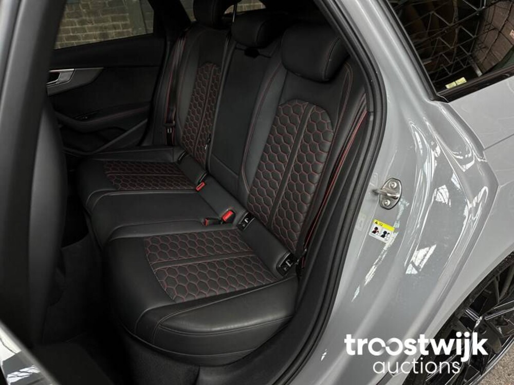 Audi RS4 Avant 2.9 TFSI V6 Quattro NEU-MODELL 450PS 2018, NL-Nummernschild