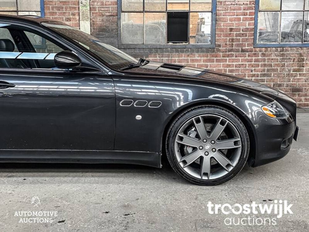 Maserati Quattroporte GTS 4.7 V8 439 PS 2011