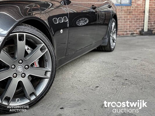 Maserati Quattroporte GTS 4.7 V8 439hp 2011