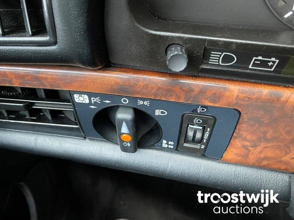 Mercedes-Benz 380 SEC 204hp 1985 S-class, 57-LZB-9