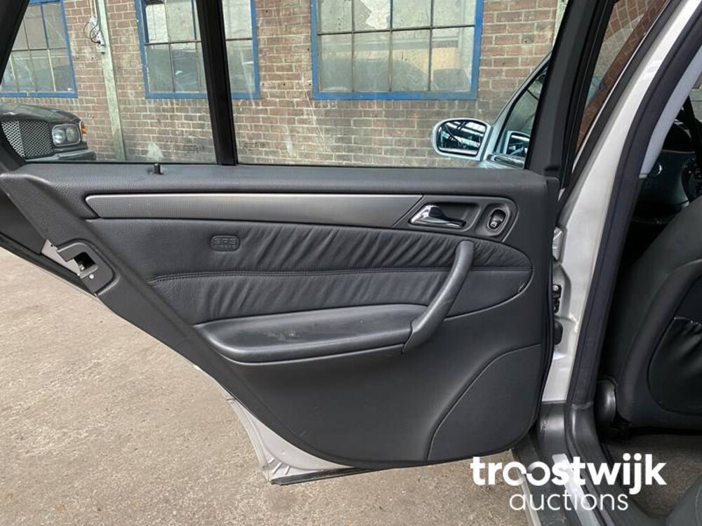 Mercedes-Benz C320 Elegance 4Matic C-klasse Combi  218 PS 2003, R-016-SV