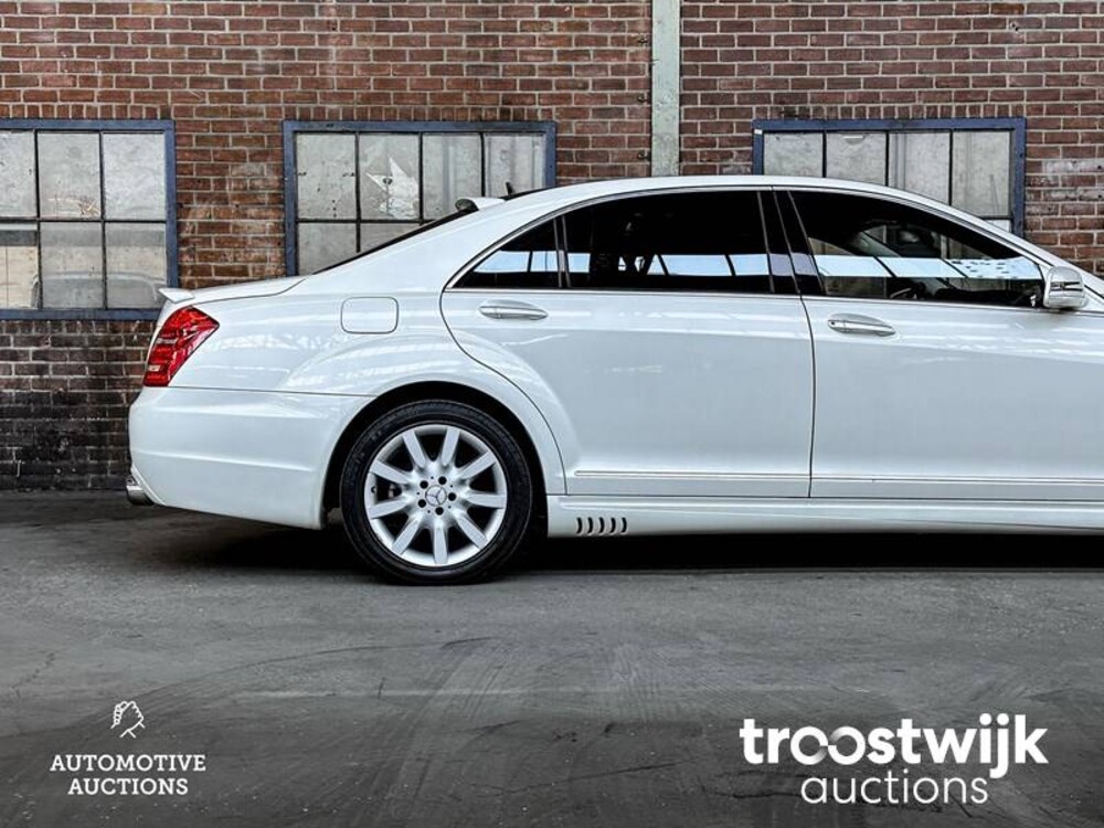 Mercedes-Benz S500L 5.5 V8 388hp 2006 -Youngtimer-