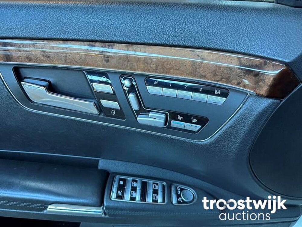 Mercedes-Benz S500L 5.5 V8 388hp 2006 -Youngtimer-