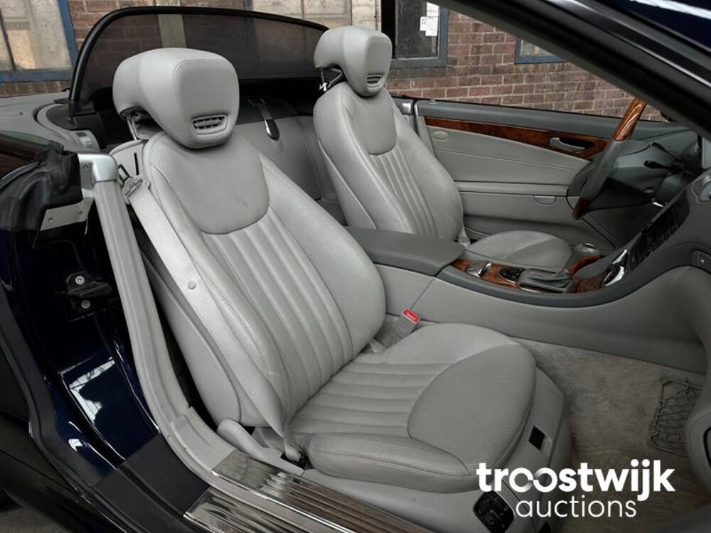 Mercedes-Benz SL500 5.5 SL-Klasse 388 PS 2008 SL-Klasse