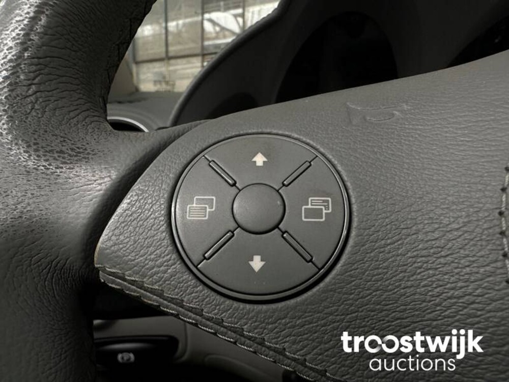 Mercedes-Benz SL500 5.5 SL-Klasse 388 PS 2008 SL-Klasse