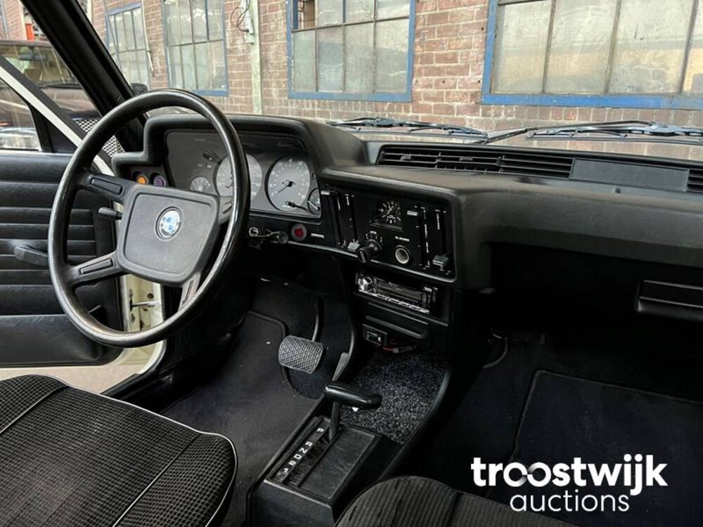 BMW 318 E21  98 PS 1977, 80-YA-62