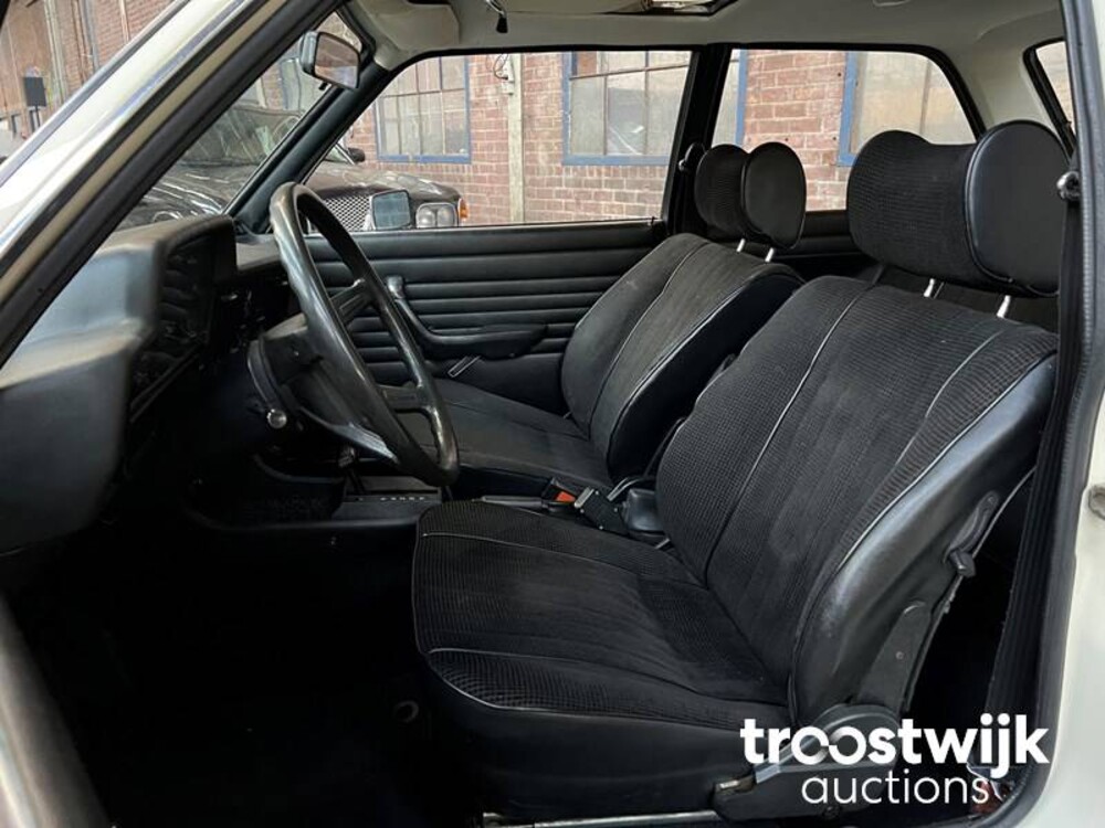 BMW 318 E21  98 PS 1977, 80-YA-62