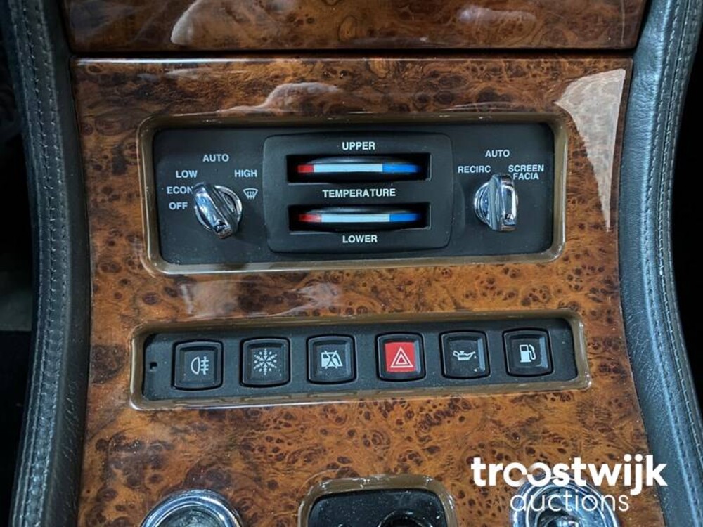 Bentley Brooklands 6.8 V8 249 PS 1996, 95-HGZ-1