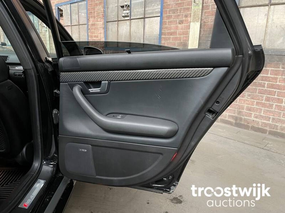 Audi RS4 4.2 V8 Quattro Sedan 420PS 2008 -Youngtimer-