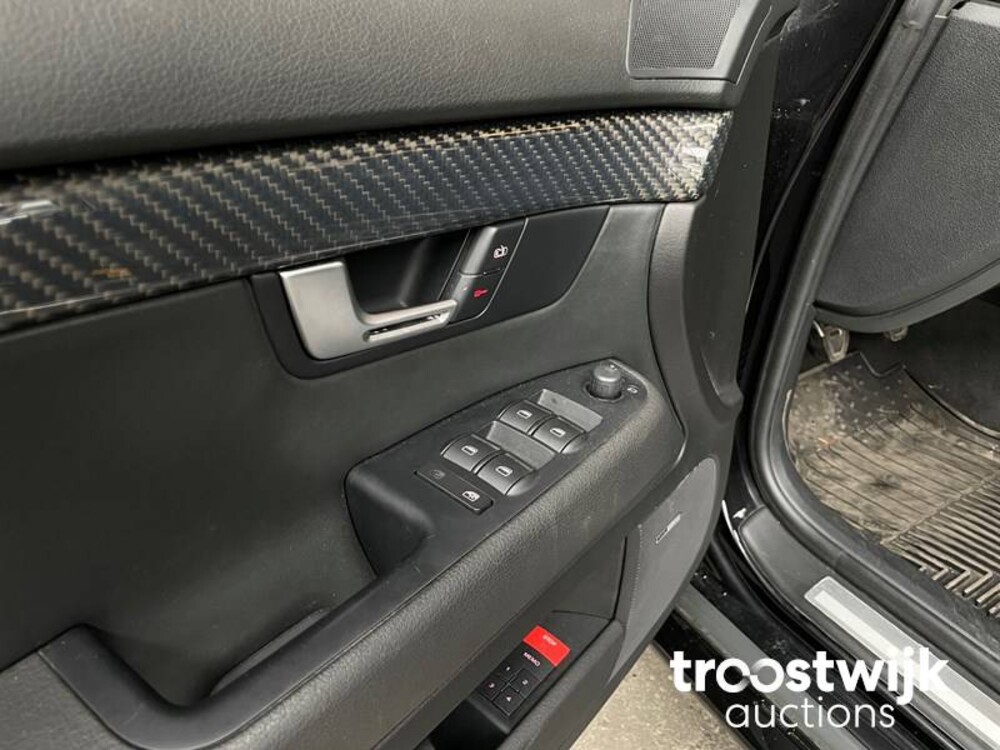 Audi RS4 4.2 V8 Quattro Sedan 420PS 2008 -Youngtimer-