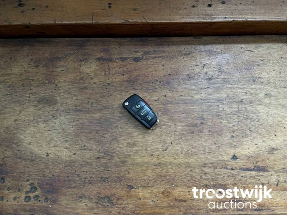 Audi RS4 4.2 V8 Quattro Sedan 420PS 2008 -Youngtimer-