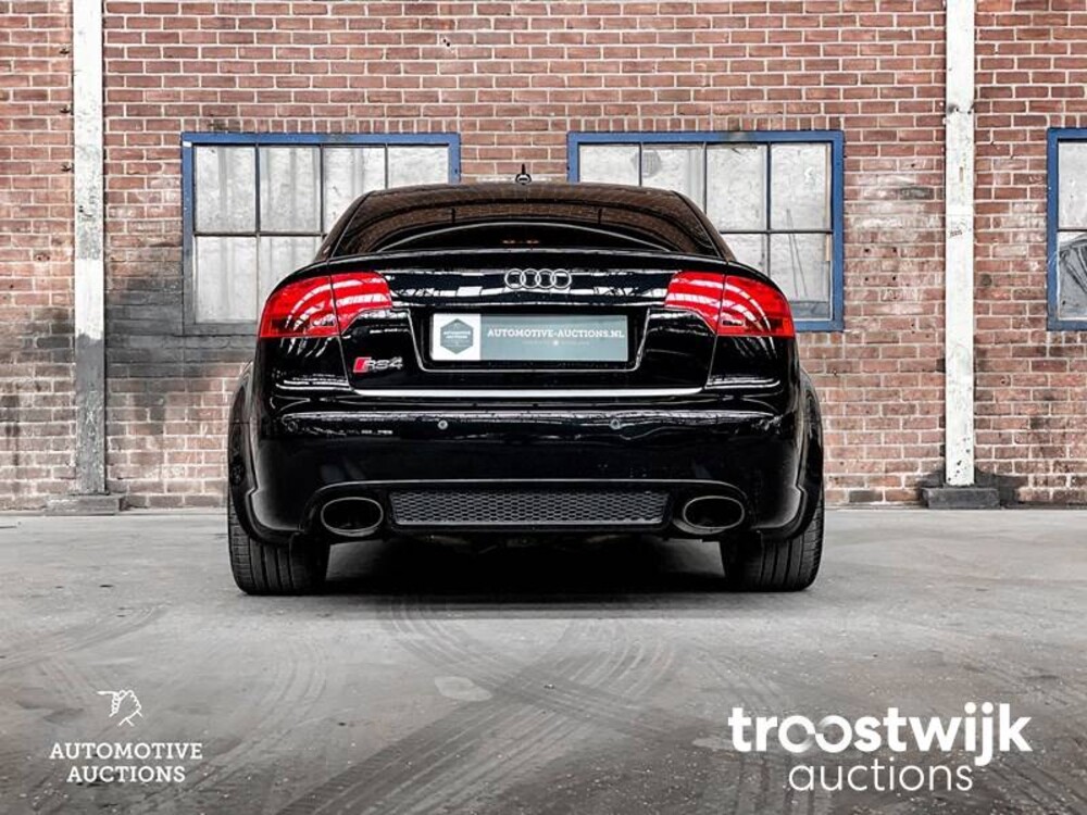 Audi RS4 4.2 V8 Quattro Sedan 420PS 2008 -Youngtimer-