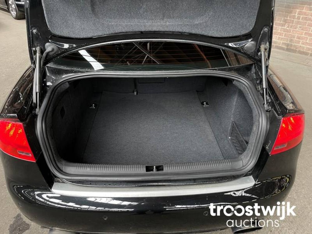 Audi RS4 4.2 V8 Quattro Sedan 420PS 2008 -Youngtimer-