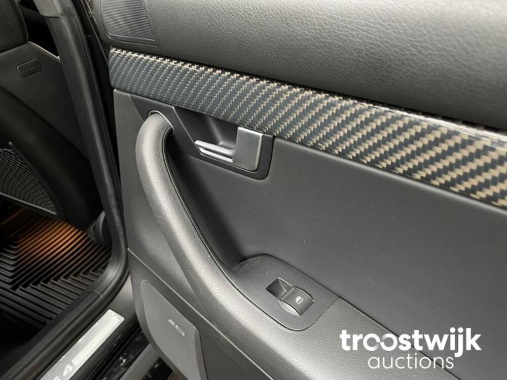 Audi RS4 4.2 V8 Quattro Sedan 420PS 2008 -Youngtimer-