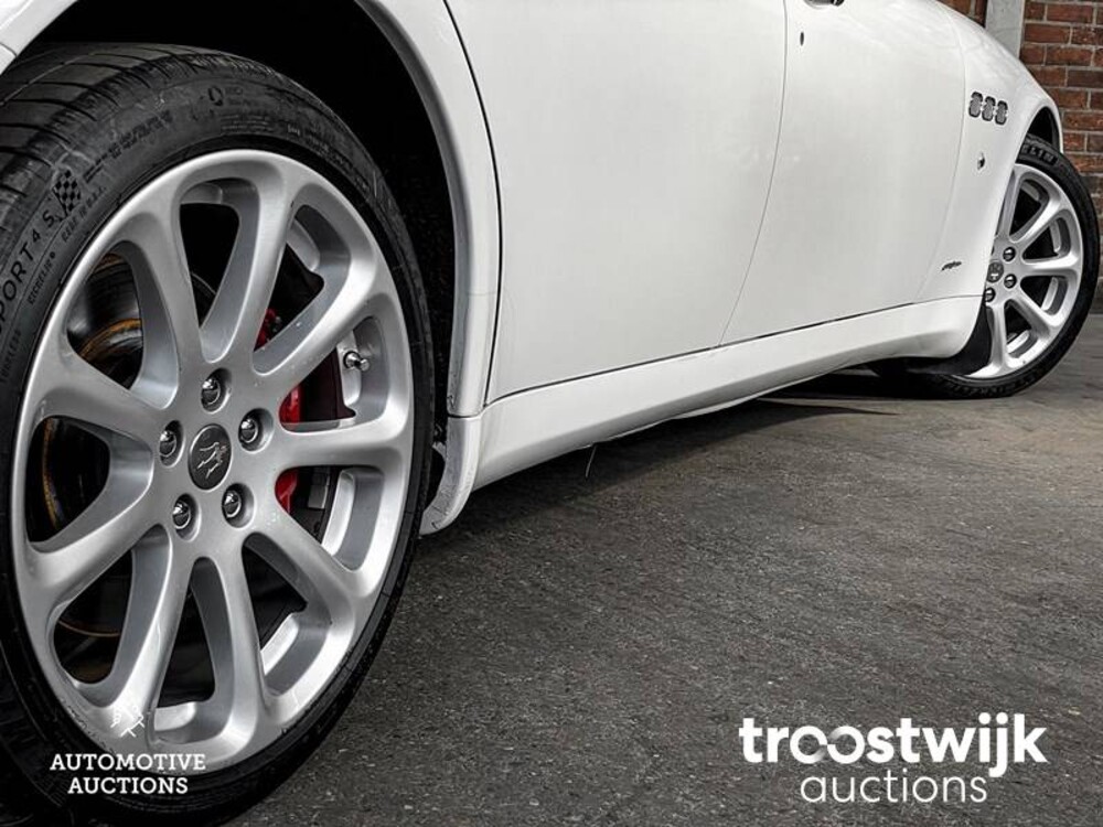 Maserati Quattroporte 4.2 V8  400pk 2007 -Youngtimer- ZF
