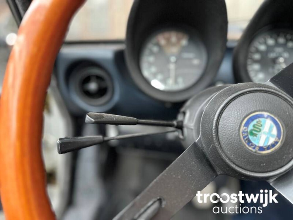 Alfa Romeo Spider 2.0 Veloce 128hp 1984, JD-XP-73