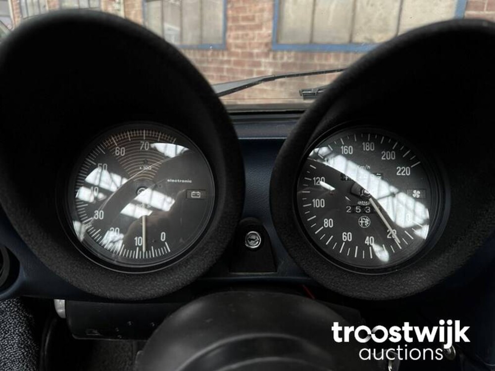 Alfa Romeo Spider 2.0 Veloce 128hp 1984, JD-XP-73