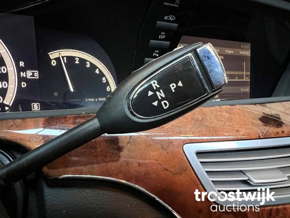 Mercedes-Benz S500 Lang 5.5 V8 388hp 2006 -Youngtimer-