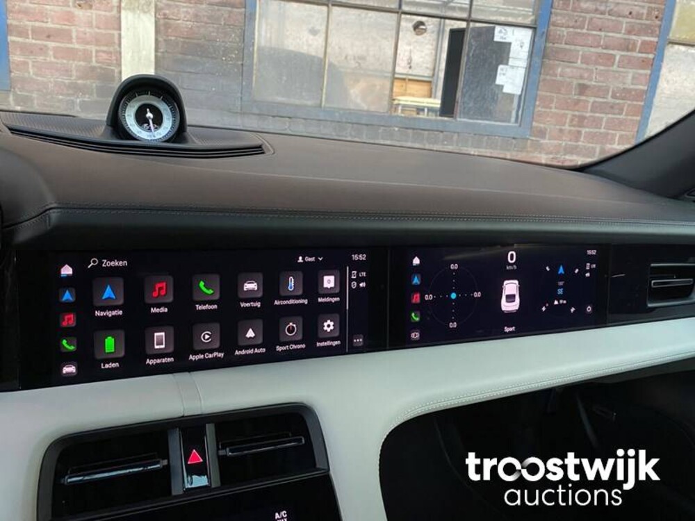 Porsche Taycan PERFORMANCE 84kWh Sport Chrono 381hp 2021 Manufacturer's warranty -Orig. NL-, L-982-RT