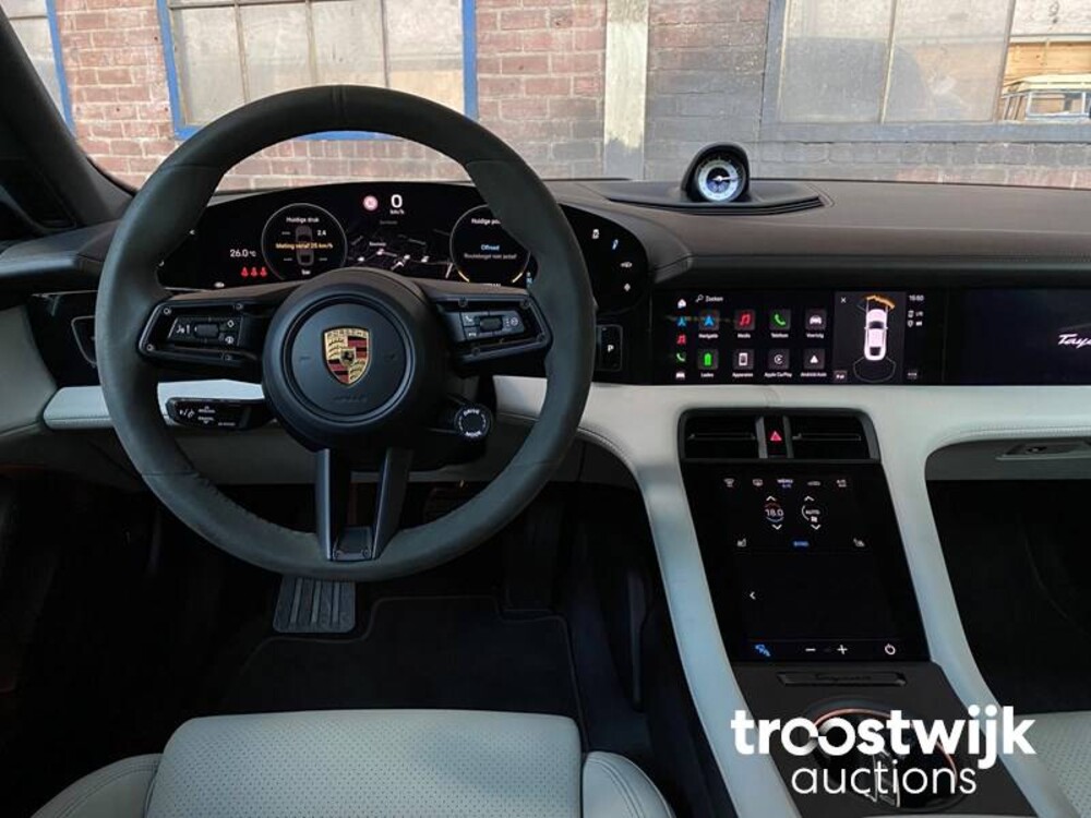 Porsche Taycan PERFORMANCE 84kWh Sport Chrono 381hp 2021 Manufacturer's warranty -Orig. NL-, L-982-RT