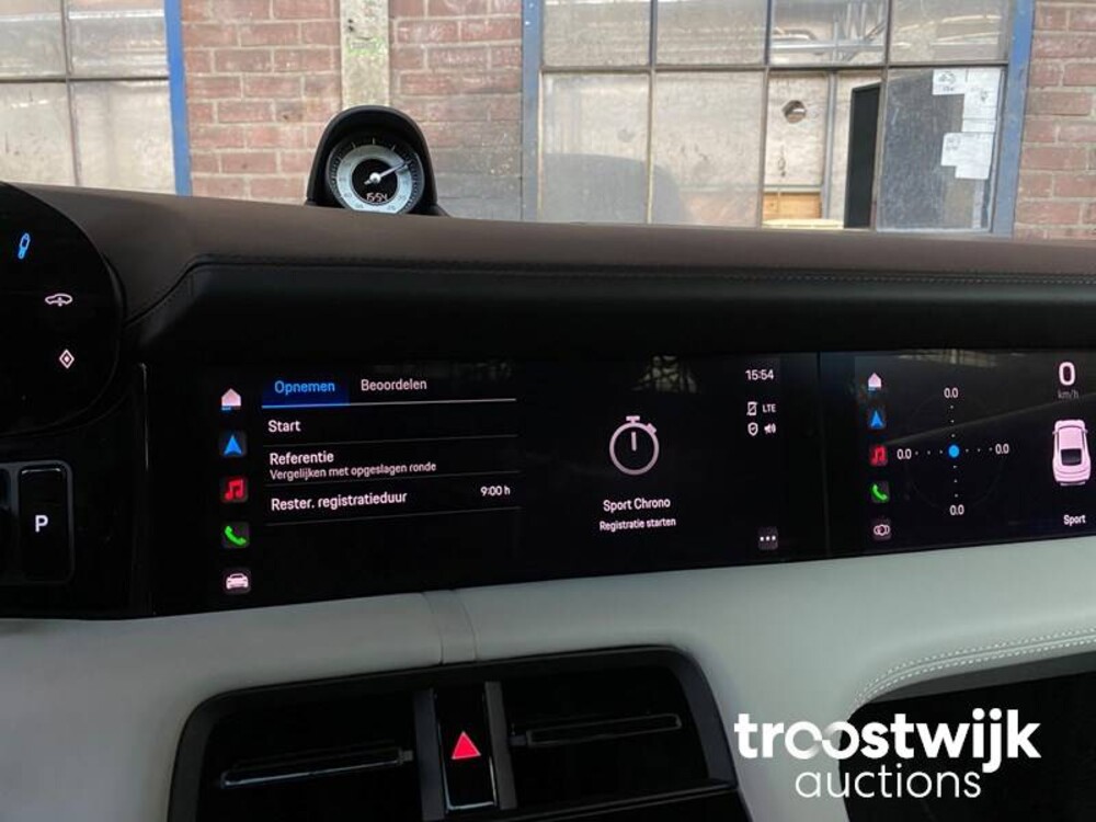 Porsche Taycan PERFORMANCE 84kWh Sport Chrono 381hp 2021 Manufacturer's warranty -Orig. NL-, L-982-RT