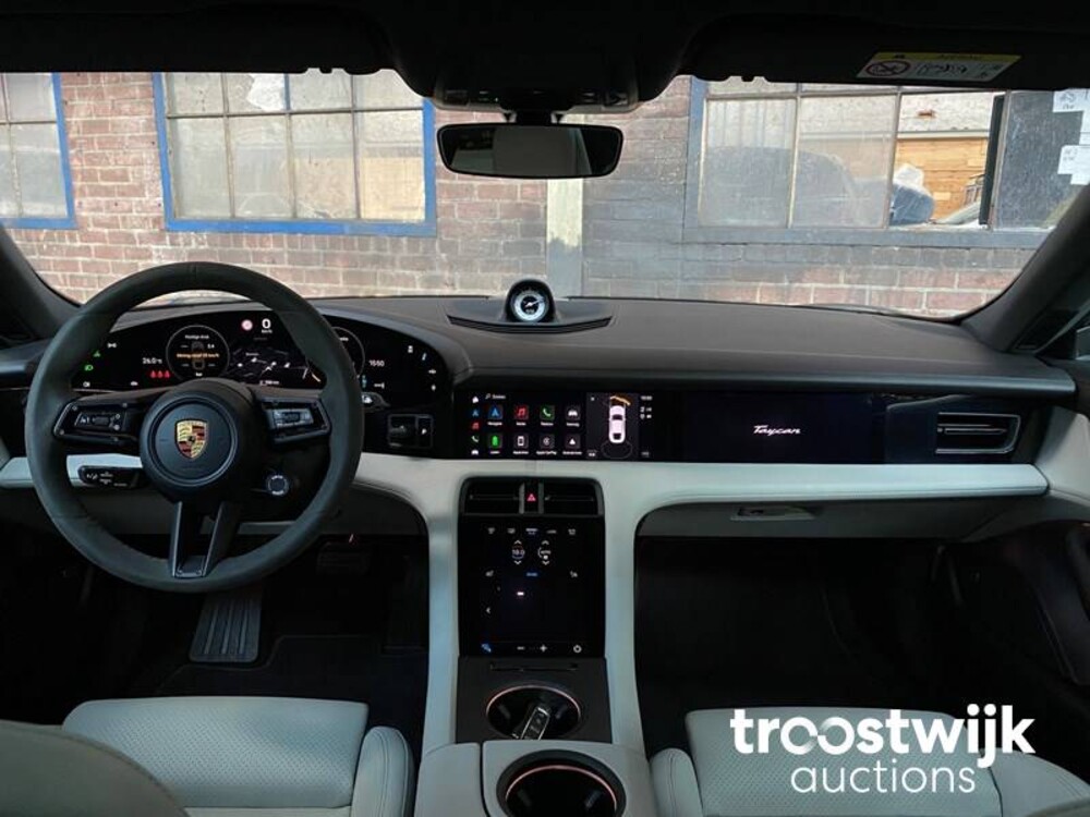 Porsche Taycan PERFORMANCE 84kWh Sport Chrono 381hp 2021 Manufacturer's warranty -Orig. NL-, L-982-RT