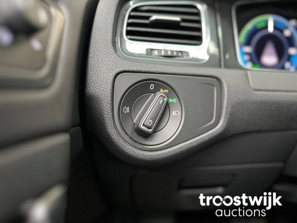 Volkswagen Golf e-Golf 136pk 2019, G-751-BT