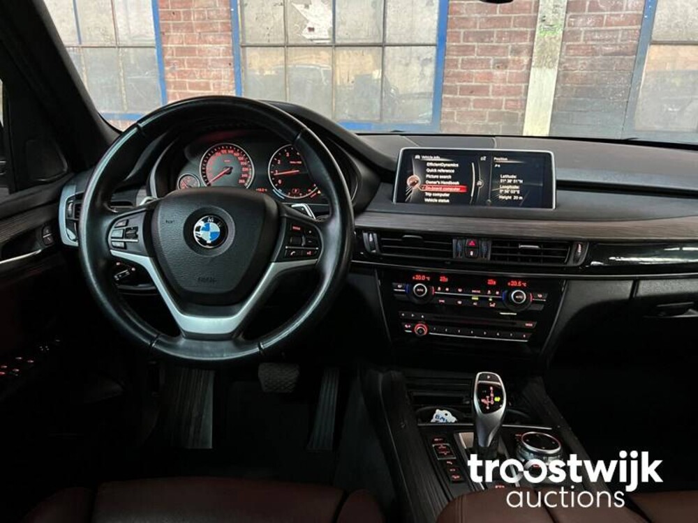 BMW X5 xDrive50i 7-Persoons 449PS 2014