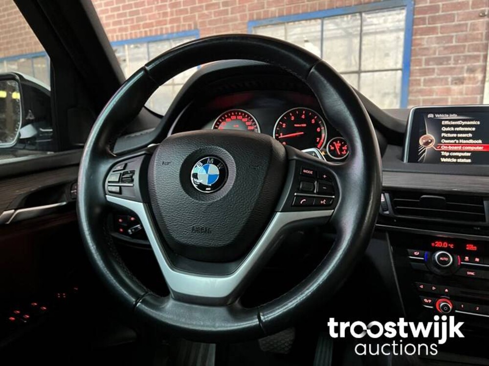 BMW X5 xDrive50i 7-Persoons 449PS 2014