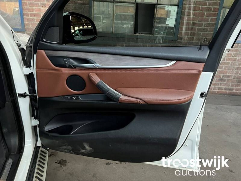 BMW X5 xDrive50i 7-Persoons 449PS 2014