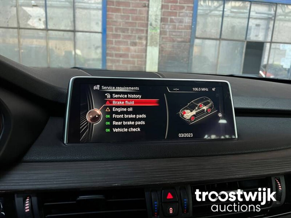 BMW X5 xDrive50i 7-Persoons 449PS 2014