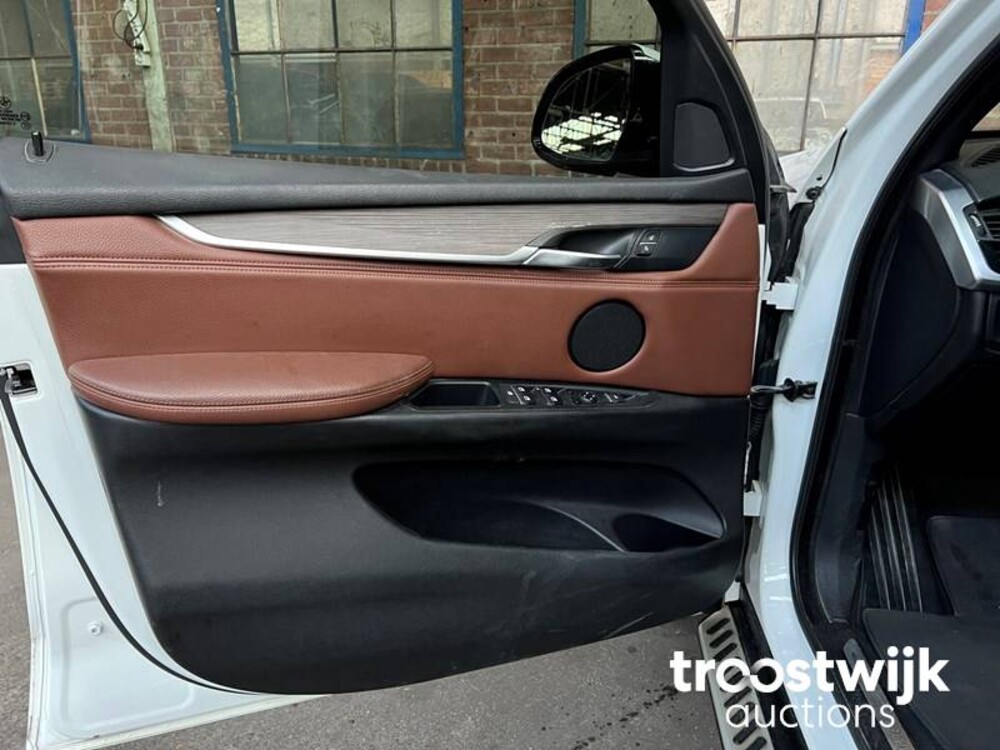 BMW X5 xDrive50i 7-Persoons 449PS 2014